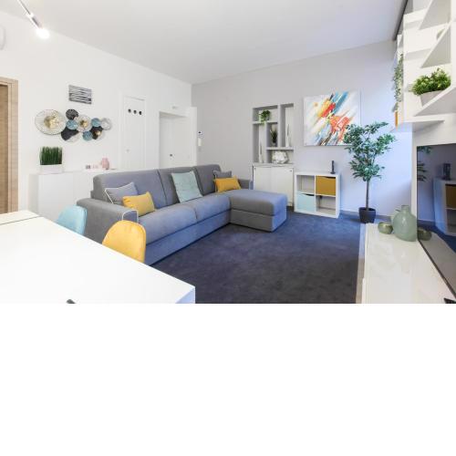 Modern apartment close to shopping district
