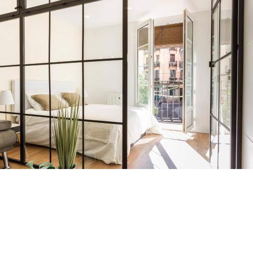 Modern Apartment in Toledo Street by Batuecas