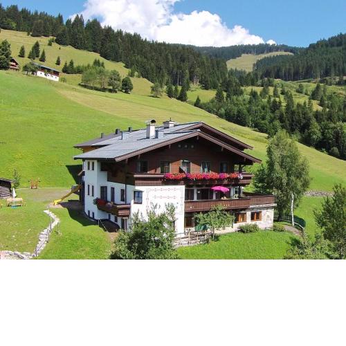 Modern Apartment near Ski Area in Maria Alm