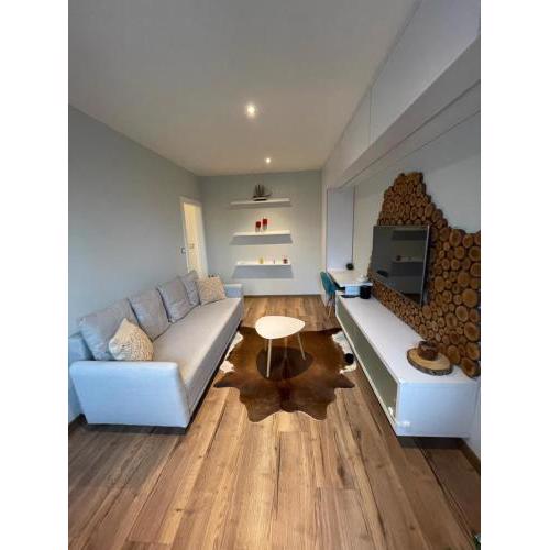 Modern apartment very close to the center & city view