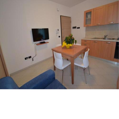 Modern apartment with private garden in Rosolina Mare by Beahost Rentals