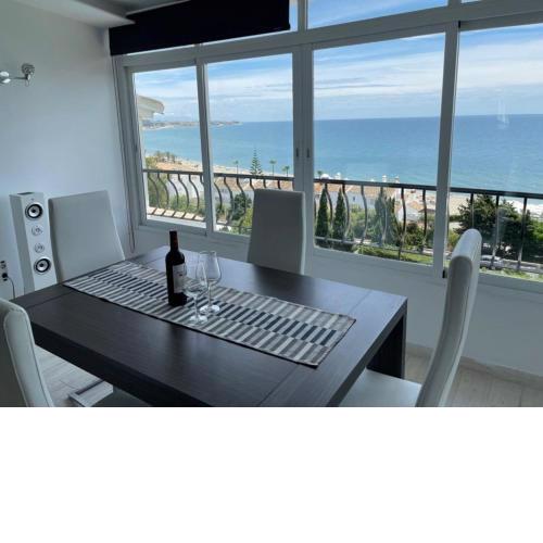 Modern Apartment with sea view close to Marbella