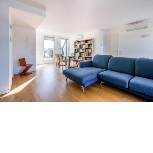Modern APT with Terrace, WIFI & AC