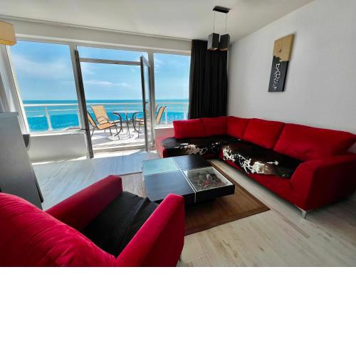 Modern Beachfront Apartment with Pool