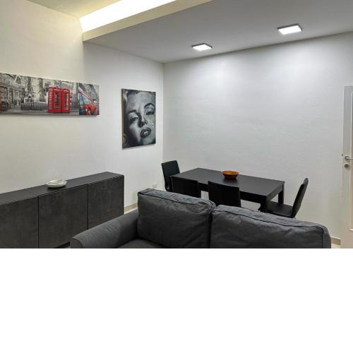 Modern Cenisio Apartment