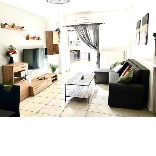 Modern condo with garage near the square and beach