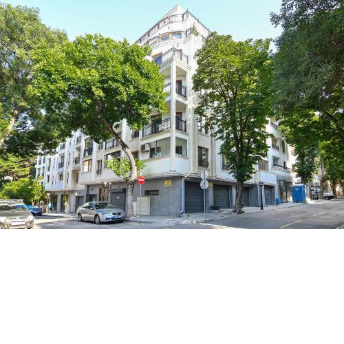 Modern cozy flat with parking in center