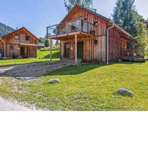 Modern detached wooden chalet with sauna near the Kreischberg ski area