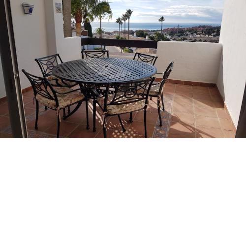 Modern Duquesa 2 Bed Outstanding view of sea golf
