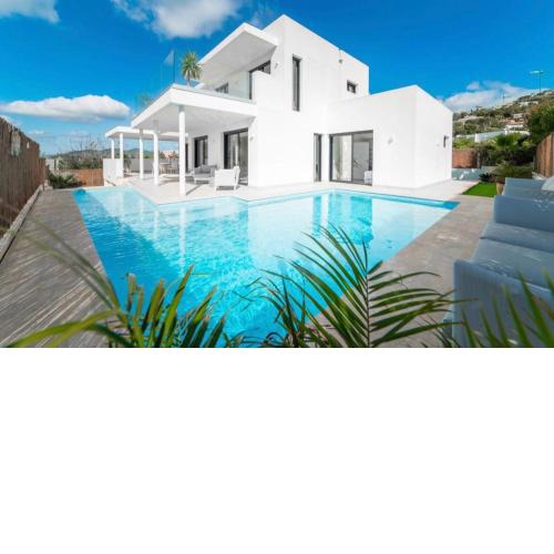 Modern Eivissa Lovers villa for families and couples