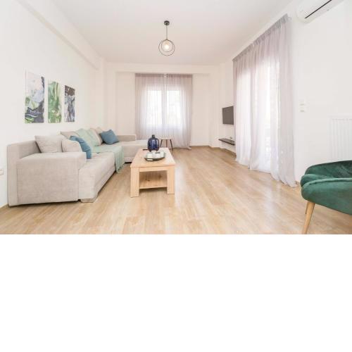 Modern flat in Central Athens #4