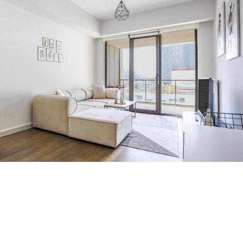 Modern Flat in Kağithane with Balcony