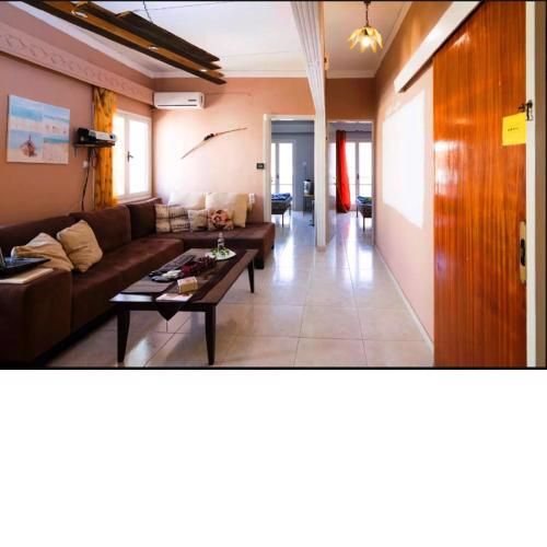 Modern flat near airport /port/city