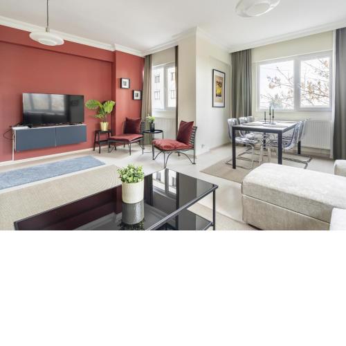 Modern Flat with Balcony on Bagdat Street
