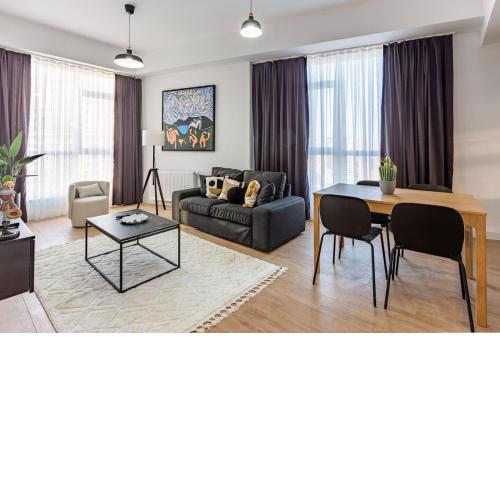 Modern Flat with City View in Kadikoy
