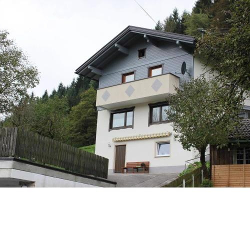 Modern Holiday Home in F gen near Ski Area