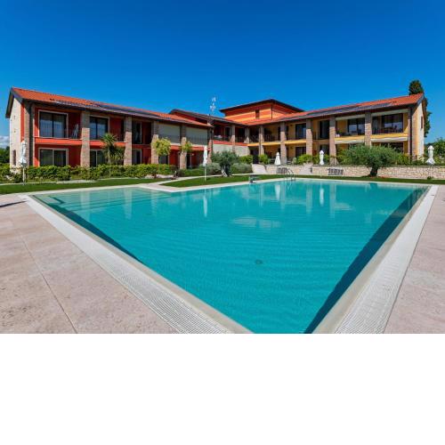 Modern Holiday Home in Lazise with Private Pool