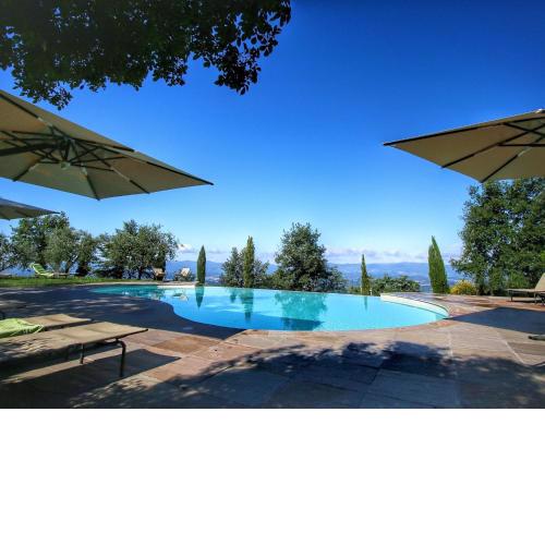 Modern Holiday Home in Loro Ciuffenna with Pool