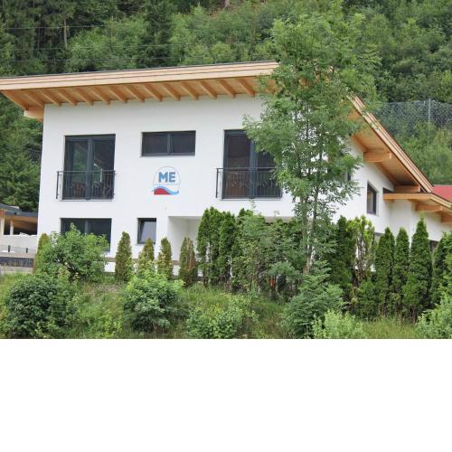 Modern Holiday Home in Zell am Ziller near Ski Lift
