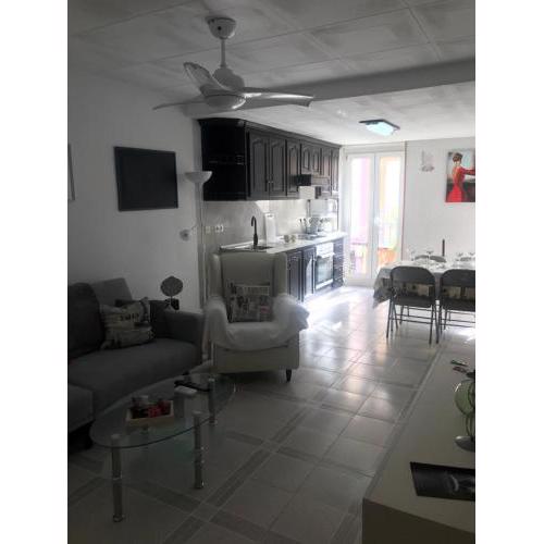 Modern Homely Beach Side Apartment