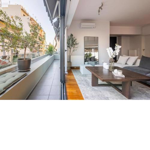 Modern Loft Build on Acropolis Ruins, Free Parking