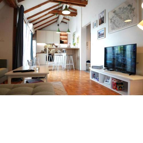 Modern Loft with Balcony in the heart of Sofia