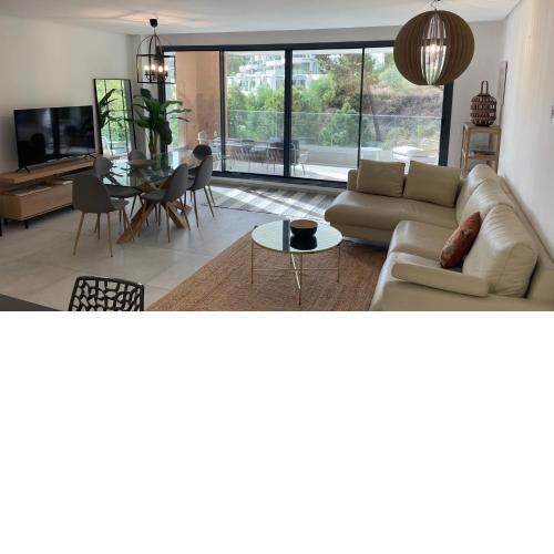 Modern luxurious 3-Bed Apartment in La Quinta Golf