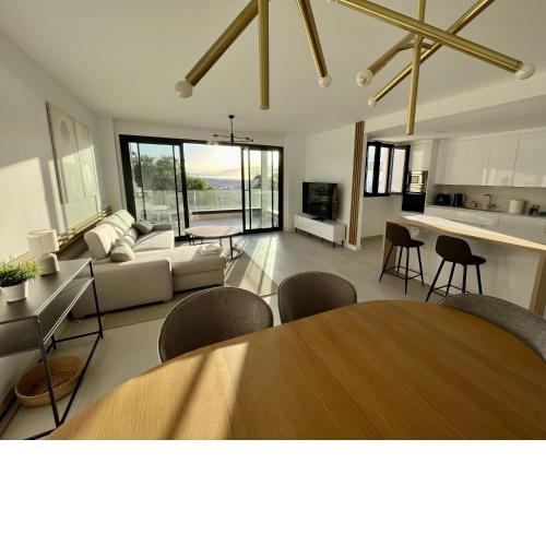 Modern luxury centrally-located apartment with sea view