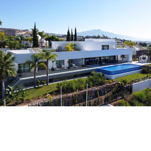 Modern Luxury Villa in Los Flamingos