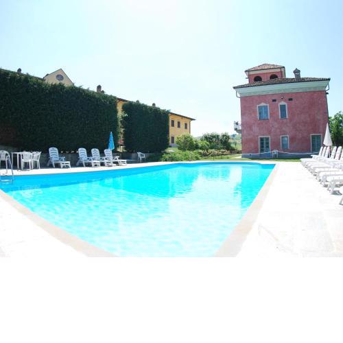 Modern Mansion in Nizza Monferrato with Swimming Pool
