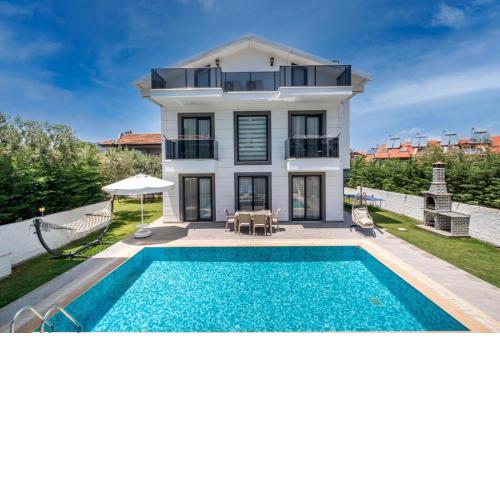 Modern newly built 4 bedroom villa with pool and garden in Central Hisaronu