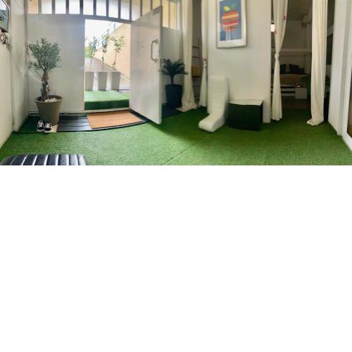 Modern open space with a private entrance & Parking