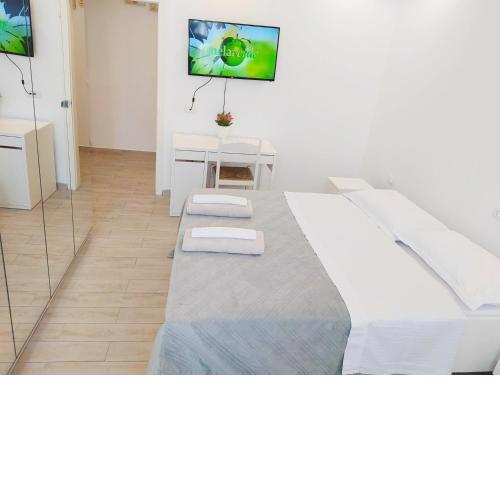 Modern Room with private bathroom