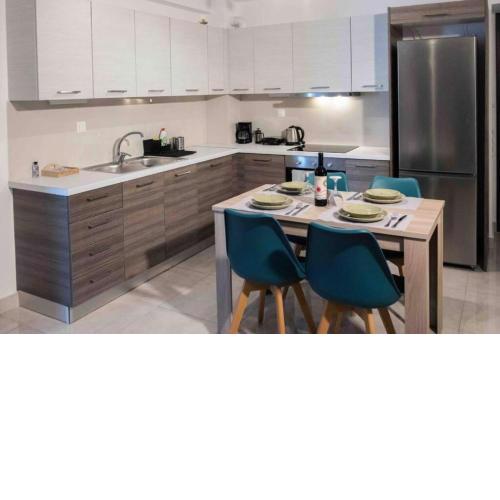 Modern spacious apartment located in Piraeus (B8)