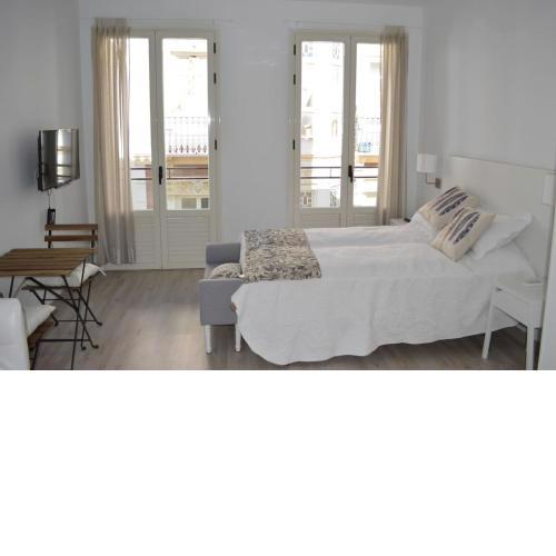 Modern studio flat close to Plaza Merced