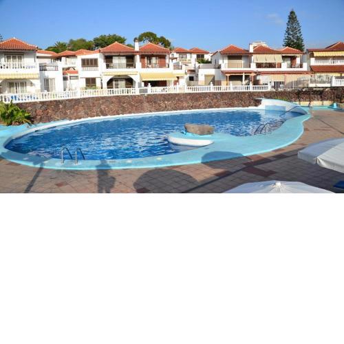Modern studio in complex Paraiso Royal, LA95