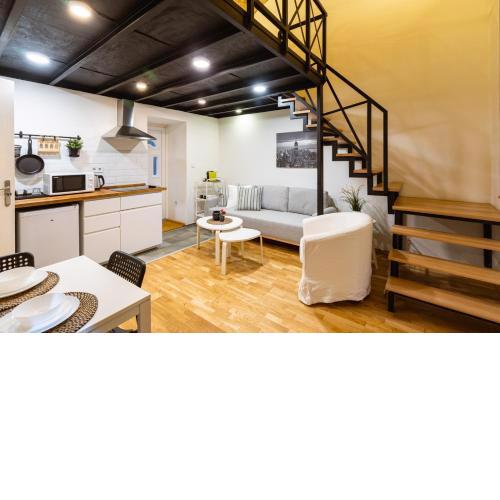 Modern stylish apartment @ Superb central location