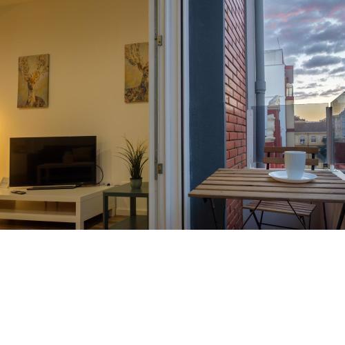 Modern, Stylish Apartment with balcony
