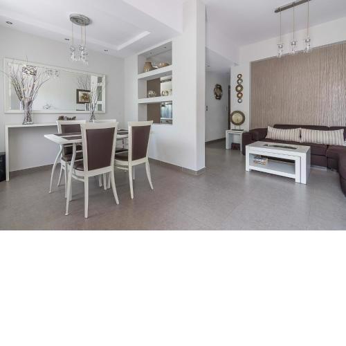 Modern & Stylish apartment