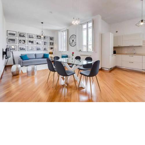 Modern, stylish flat near Piazza della Repubblica