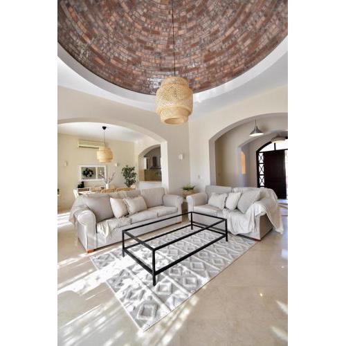 Modern Villa in El Gouna (Private Pool & Garden.)