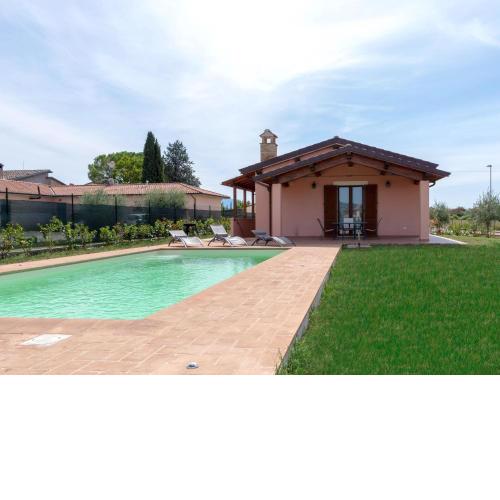 Modern Villa with swimming pool in Spello