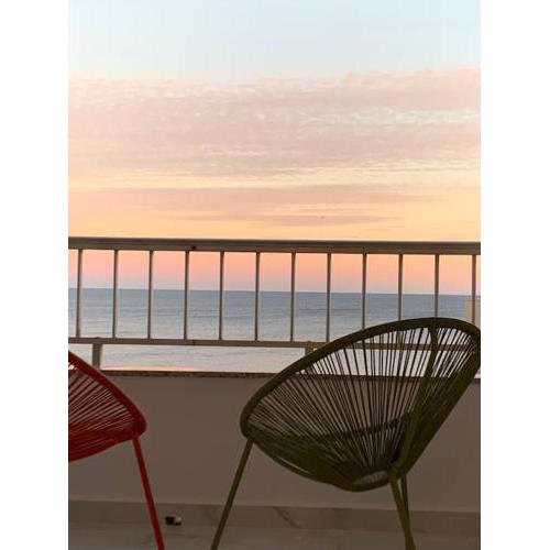 Moderne Wohnung mit Meerblick am Strand