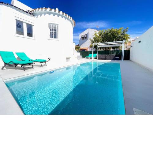 Modernized 3 Bed Villa with Pool Lf16