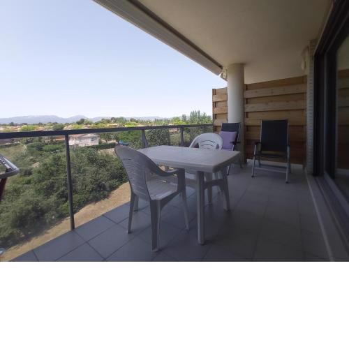 Moderno apartamento con piscina y parking 162B - INMO22