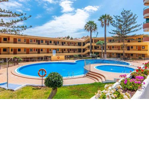 Moderno estudio recién reformado junto a la playa en Los Cristianos Tenerife