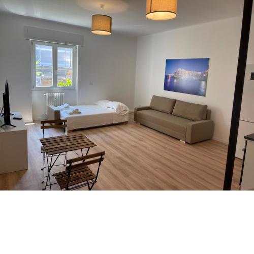 Moderno Home
