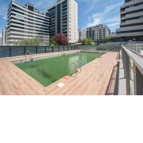 MODERNO Y LUJOSO APARTAMENTO EN URBANIZACION PRIVADA CON TERRAZA DE DISEÑO EN VALDEBEBAS / CIUDAD DEPORTIVA REAL MADRID / FERIA DE MADRID