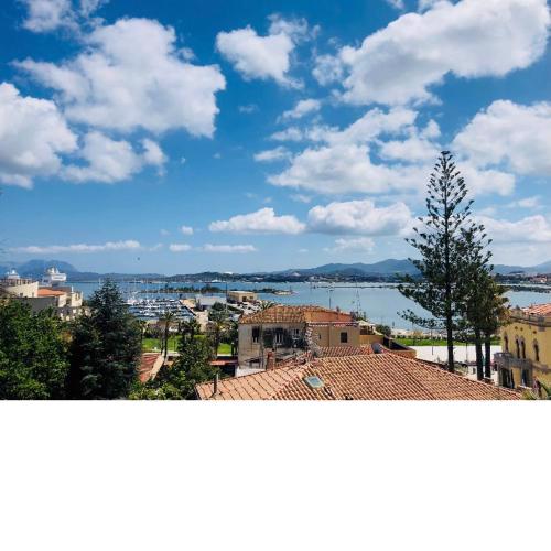 Molo Brin Rooms & Suites