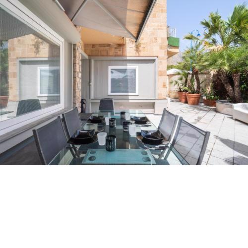 Mondello Deluxe Retreat by DomuSicily